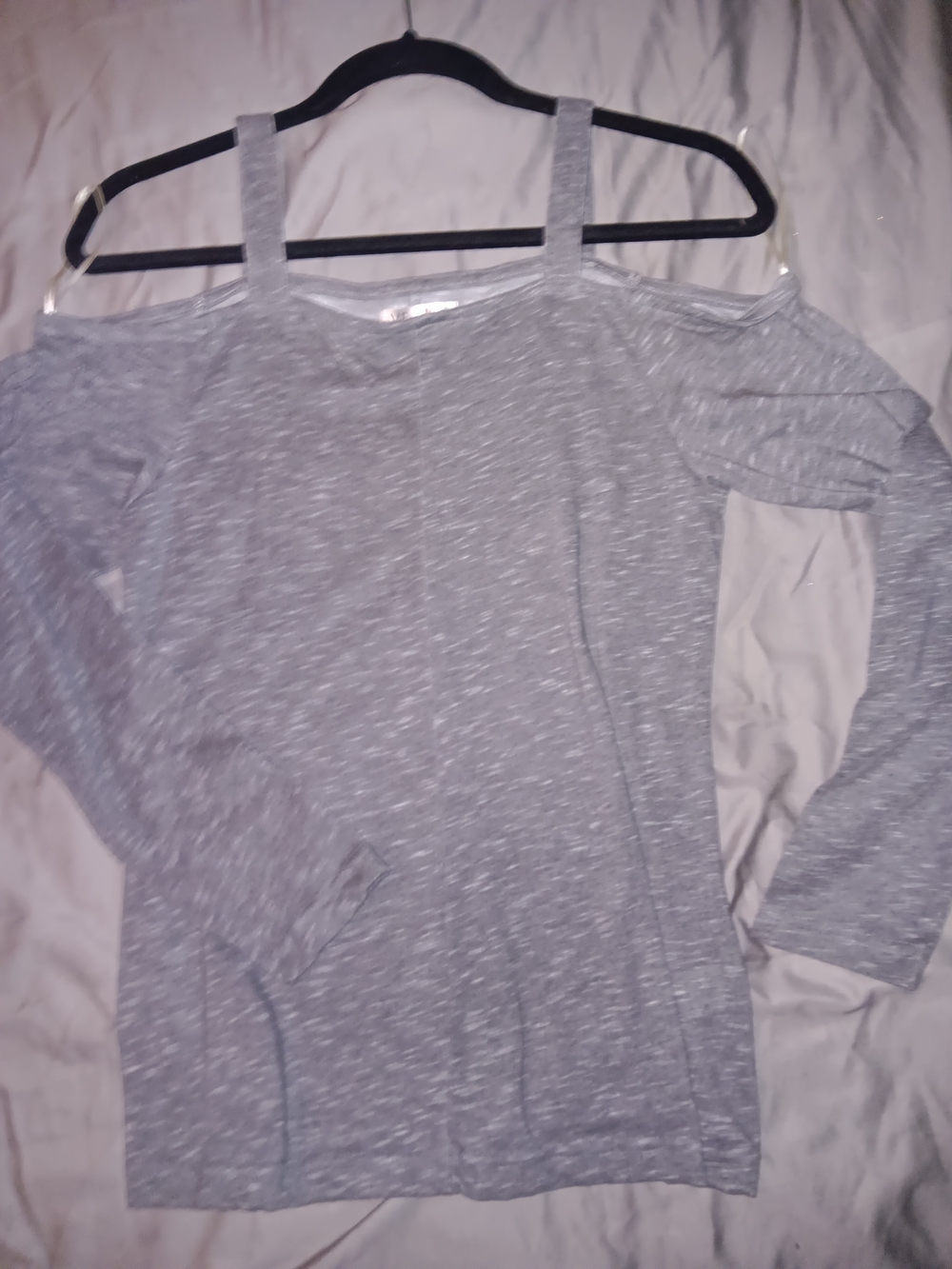 VENUS Gray Cold-Shoulder Long Sleeve Top